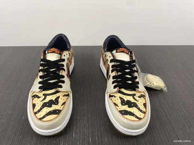 Jordan OG Year DH6932-100 Tiger Low 1 the Air of 0510